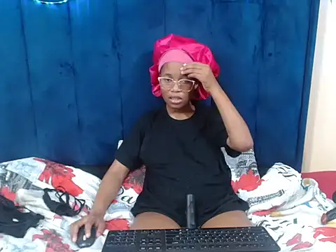 HotCreamyTea webcam