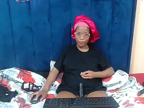 HotCreamyTea webcam