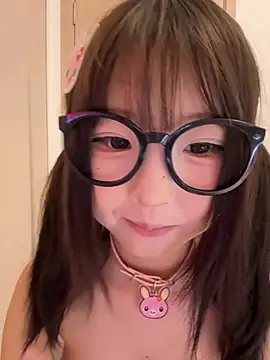 lelebaybay888 live cam on StripChat