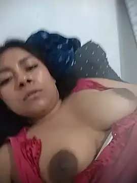 pedazodecoco live cam on StripChat