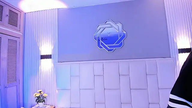 NanaOsaky webcam