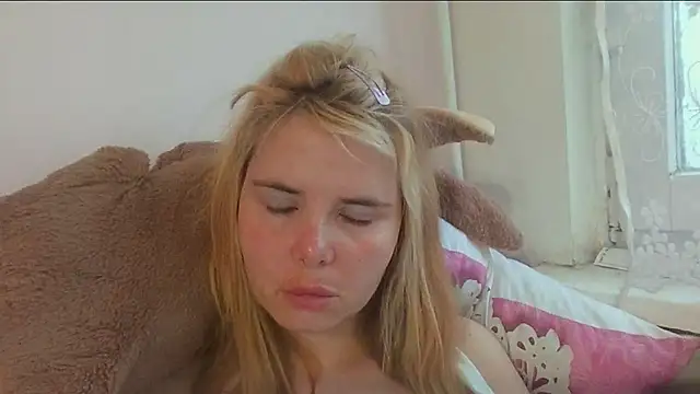 HornyElena webcam
