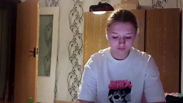 RaeannRoewe webcam