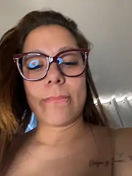 Pretty__Milf webcam