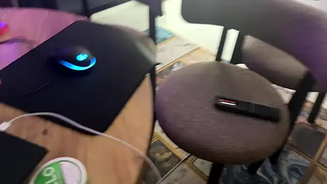 Blonde88888 webcam
