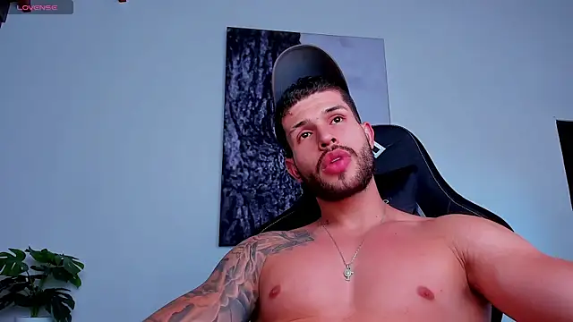 Santos_ramirez1 live cam on StripChat
