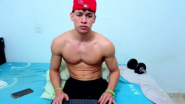 Luke_Muscle live cam on StripChat