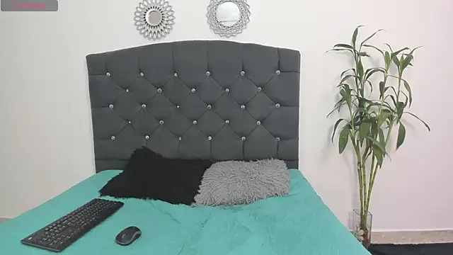 kloee_00 live cam on StripChat