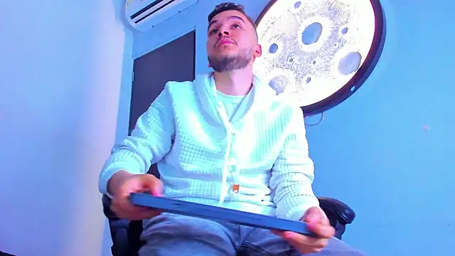 mike_257 webcam