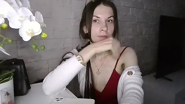 JuliaLovely live cam on StripChat