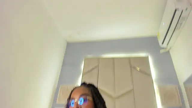 KarinaaCoxx webcam
