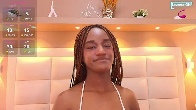 Chloebrunnie webcam