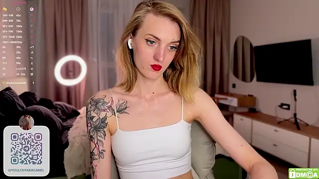 MiaKomoi webcam