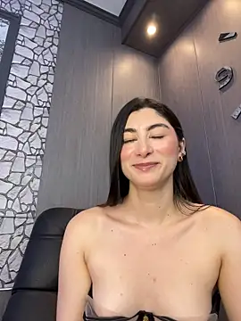 evelyn_hills webcam