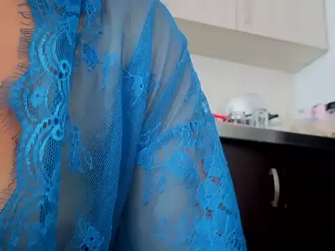 sweetblonde111 webcam