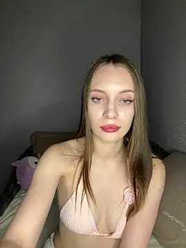 Carolain2468 webcam