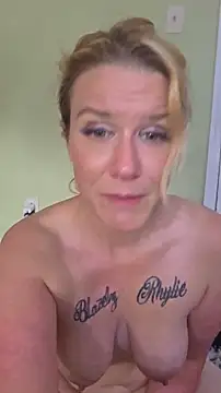 RhondaRump live cam on StripChat