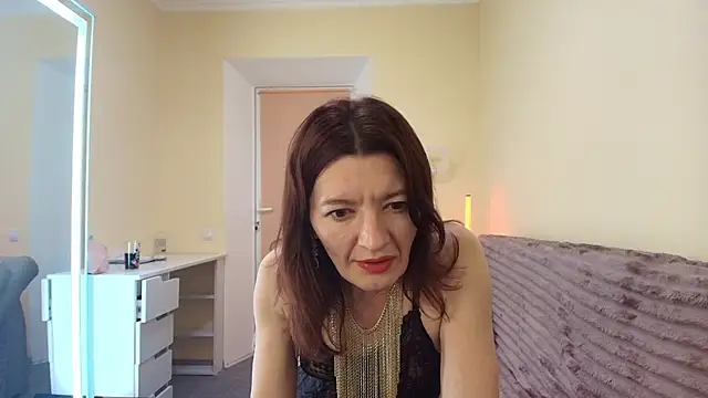Bonnie_Naughtyy live cam on StripChat