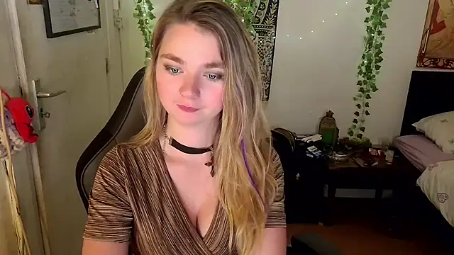 Thegirlbehindthemask