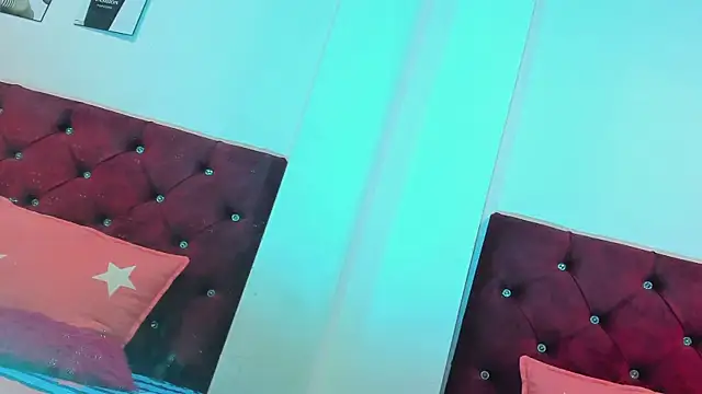 Liamsubtle01 live cam on StripChat