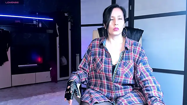 Lucky_Milf webcam