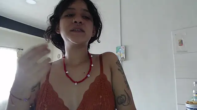 AlinaWoolf_ webcam