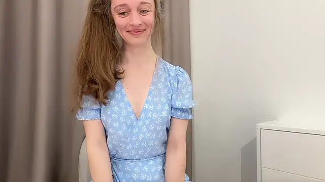 ShySchoolGirl live cam on StripChat