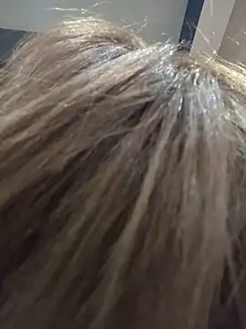 FrozenWaffle live cam on StripChat