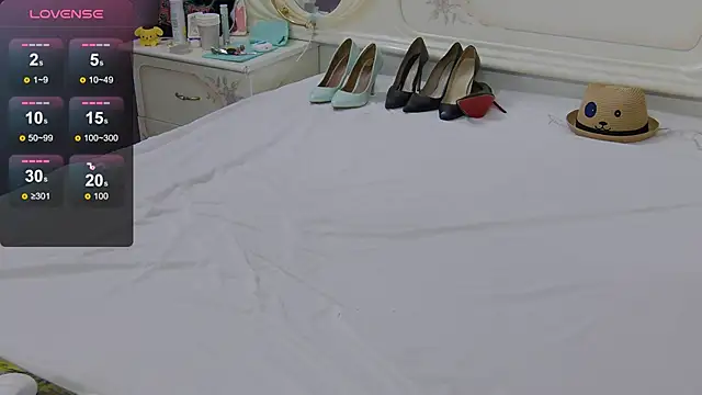 KapellyaGirl live cam on StripChat