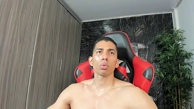 Erik_castle webcam