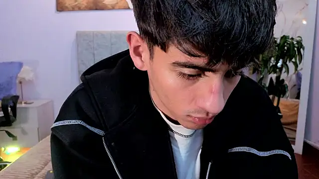 demian_hot99