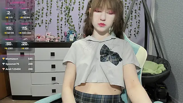 Yoonhee_ki live cam on StripChat