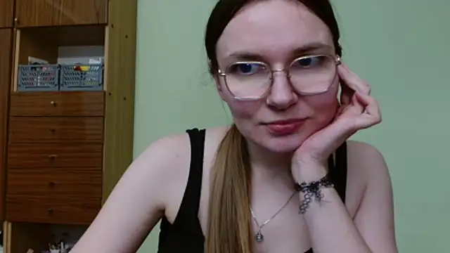 LooveELLYx live cam on StripChat