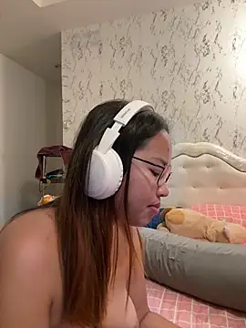 Ponthip webcam