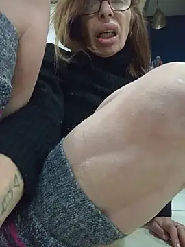 FrozenWaffle live cam on StripChat