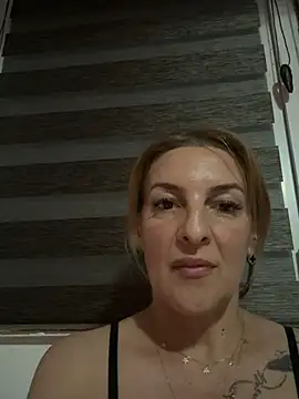 Hot-Milf4U webcam
