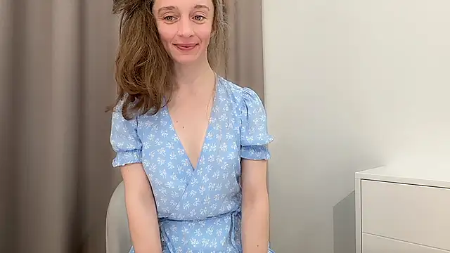ShySchoolGirl webcam