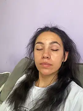 Marianahb-e live cam on StripChat