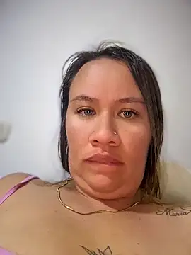 Emiily_lee live cam on StripChat