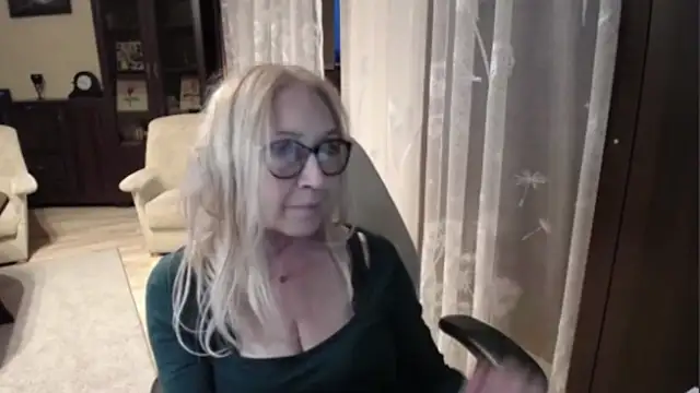 sofia_xkiss live cam on StripChat