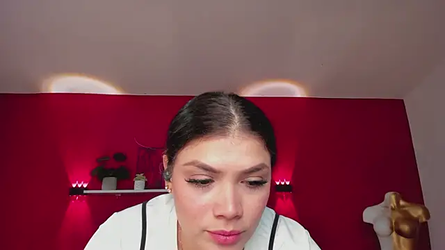 Sofia_Velvetx live cam on StripChat