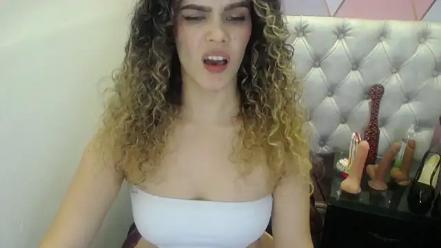 greatASS_Latina live cam on StripChat