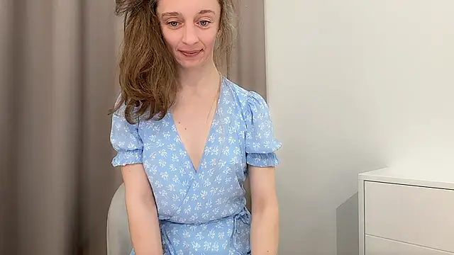 ShySchoolGirl webcam