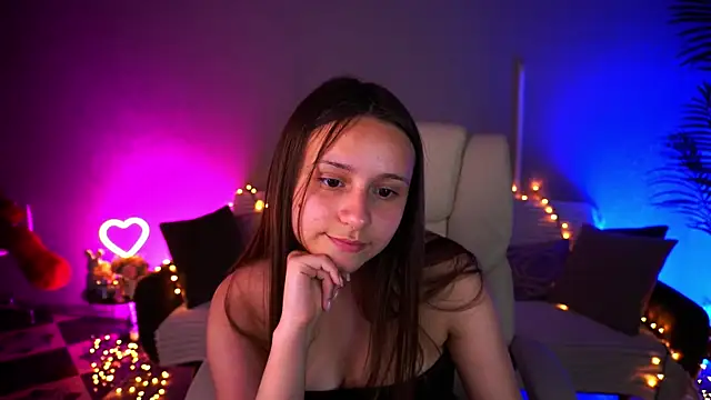 tinynatalie - TinyNatalie's free webcam - UK Sex Cams