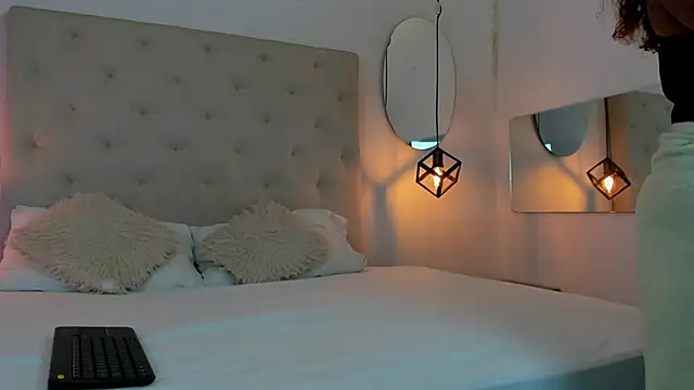 isabella_rossy - Isabella_Rossy's free webcam - UK Sex Cams