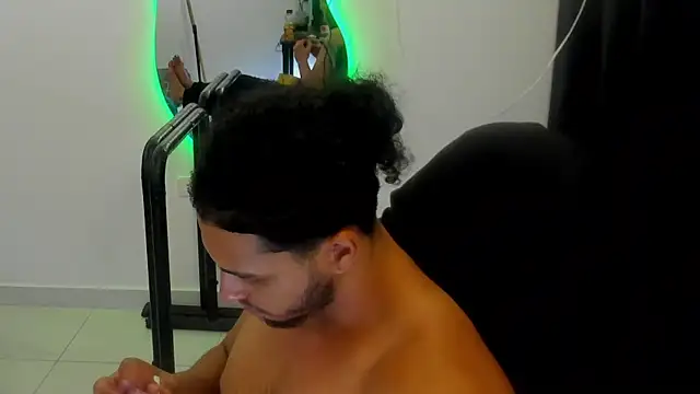 Watch Kris_Khalifa69 live on EroticFlix - High definition streams