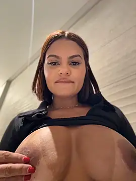 Watch Irina_Velvett live on EroticFlix - High definition streams