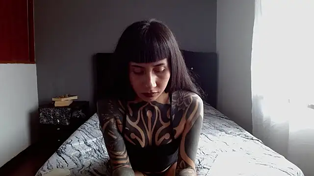 Emilia_1995 live cam