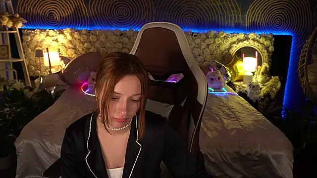 LizzaMoonn live cam