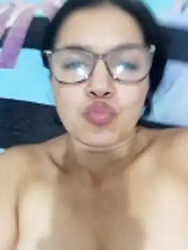 casandra_inthemorning (F milf) - Bubble bath